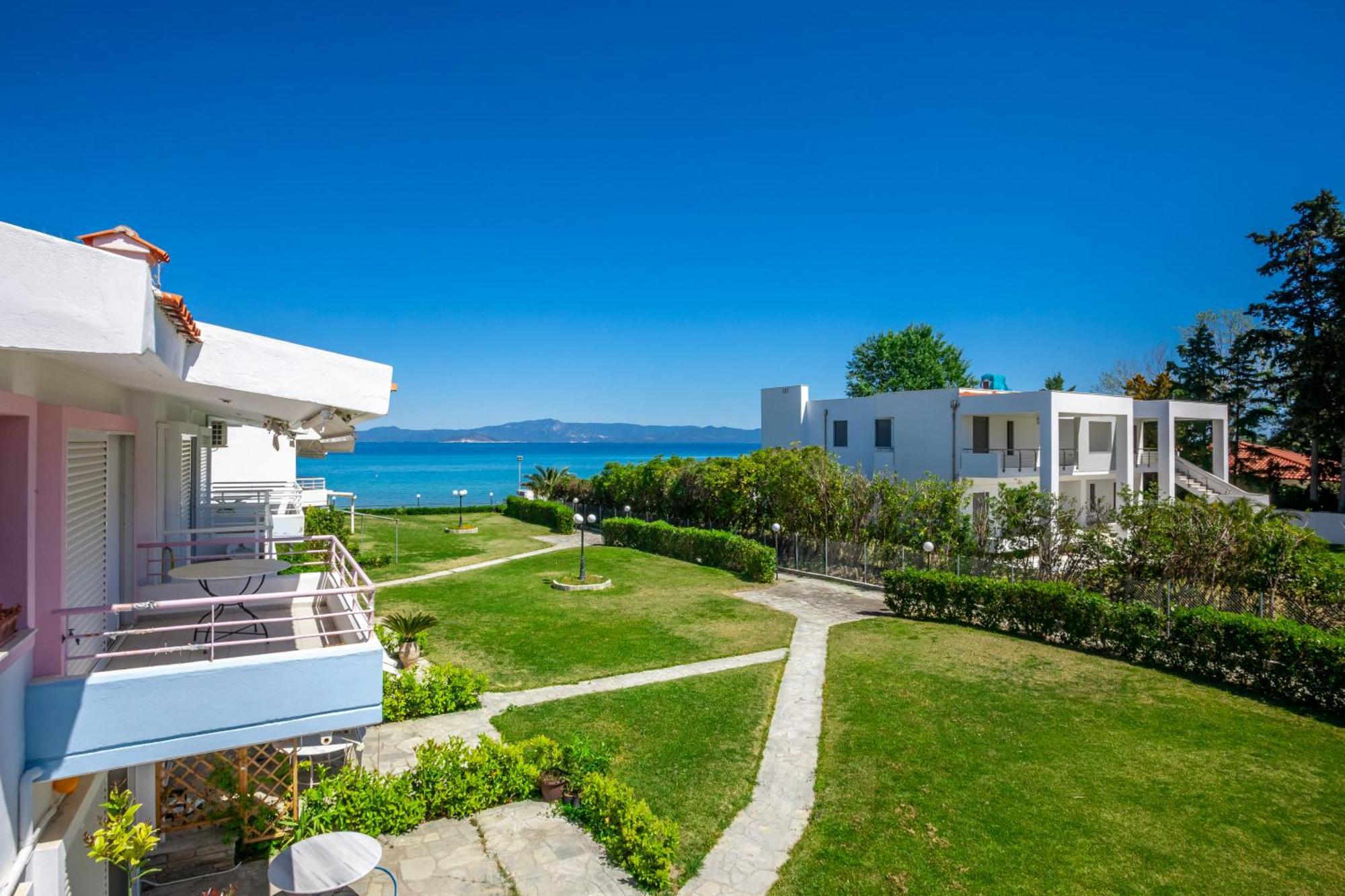 Serenity Seafront Garden *