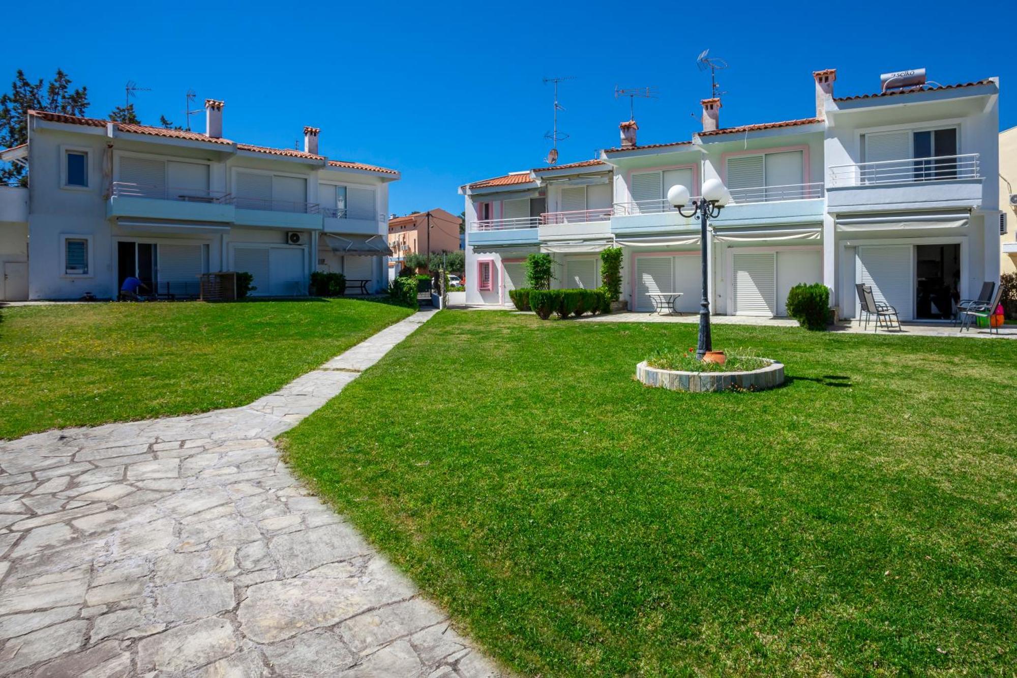Serenity Seafront Garden Villa Pefkochori