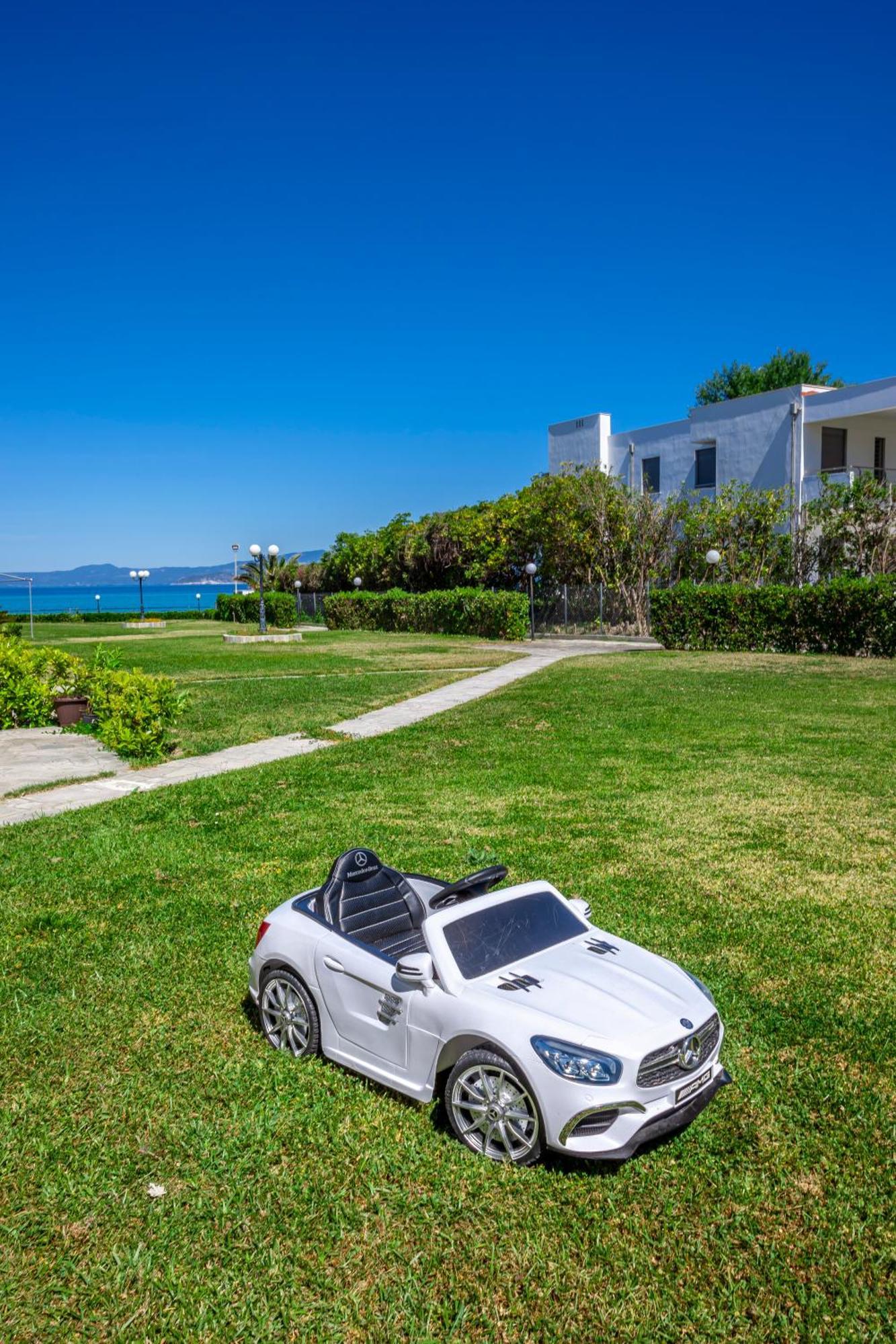 Serenity Seafront Garden Villa Pefkochori